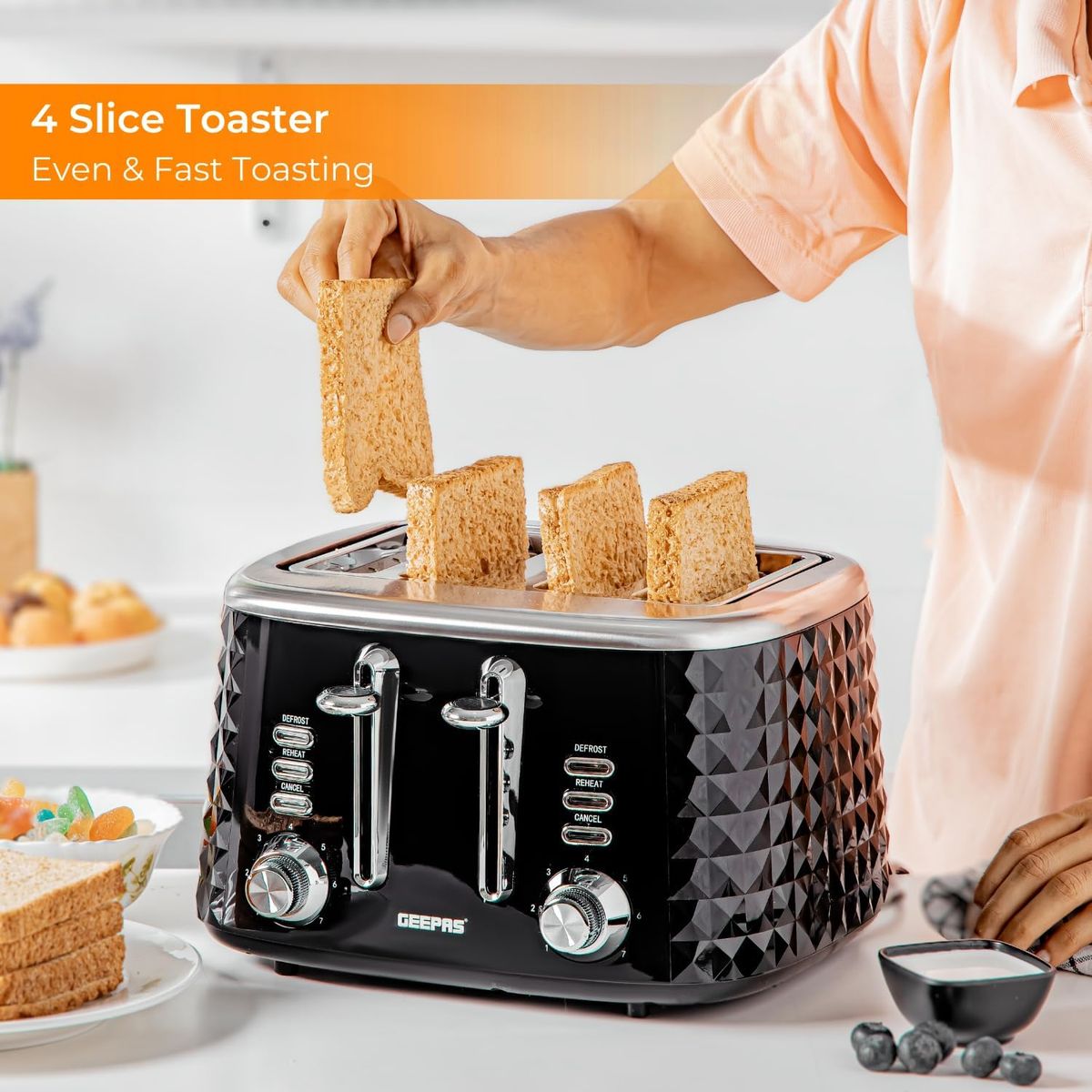 Geepas 4 Slice Bread Toaster - Adjustable 7 Browning Control 4 Slice Pop-Up  Toaster with Removable